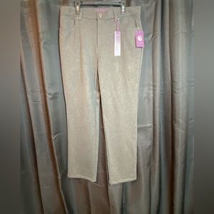 Gloria Vanderbilt Amanda stretch jeans. NWT! Size 12P